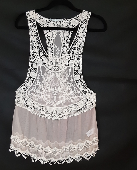 Maurices Tops - 🎈Maurice's Mauve & White Sheer Knit Top Size M